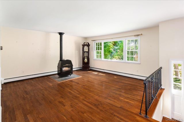 45 Laurelton Road, Mount Kisco, NY 10549