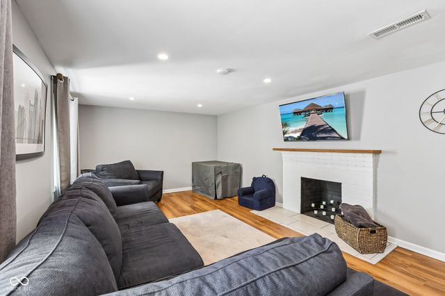 4200 E 71st Street, Indianapolis, IN 46220