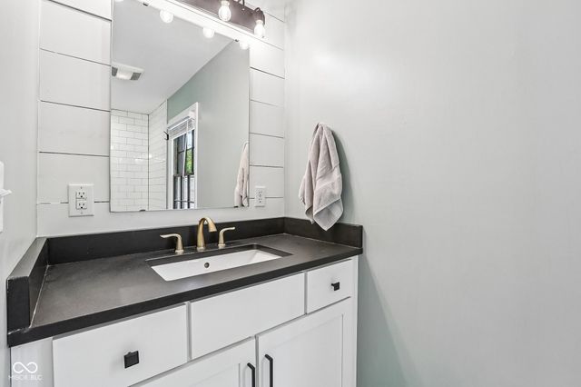 4200 E 71st Street, Indianapolis, IN 46220