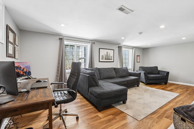 4200 E 71st Street, Indianapolis, IN 46220