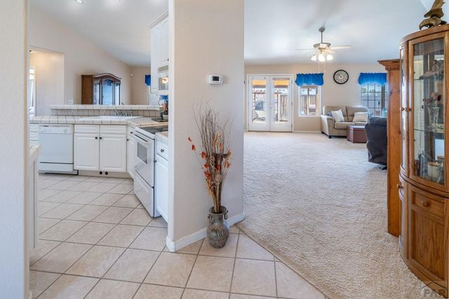 603 E Tanager Dr, Pueblo, CO 81007