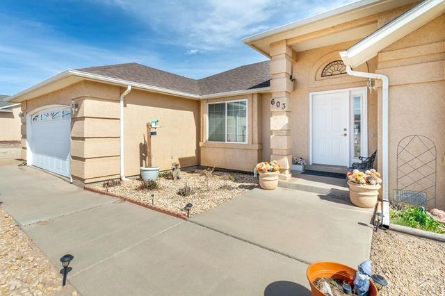 603 E Tanager Dr, Pueblo, CO 81007