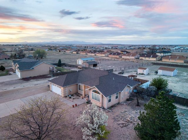 603 E Tanager Dr, Pueblo, CO 81007