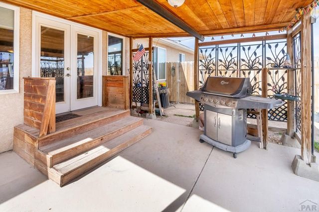 603 E Tanager Dr, Pueblo, CO 81007