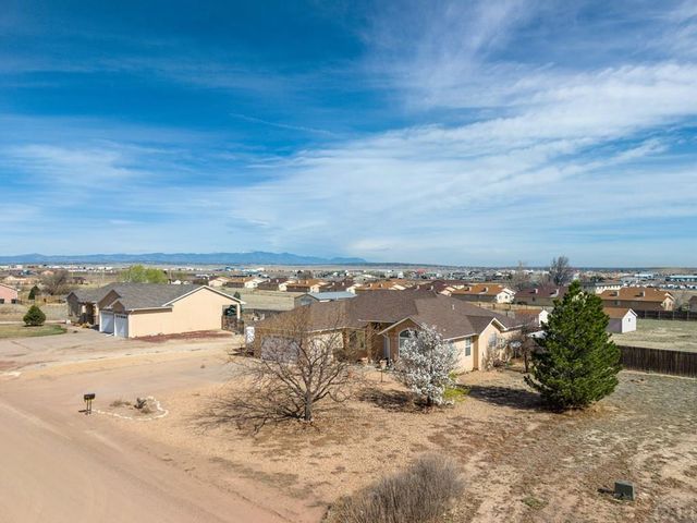 603 E Tanager Dr, Pueblo, CO 81007