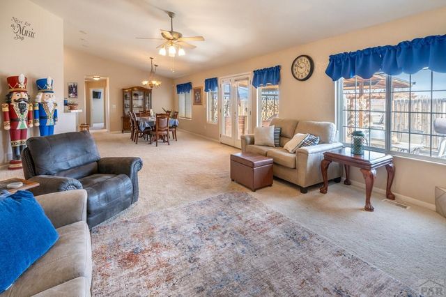 603 E Tanager Dr, Pueblo, CO 81007