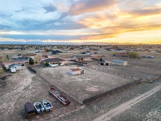 603 E Tanager Dr, Pueblo, CO 81007