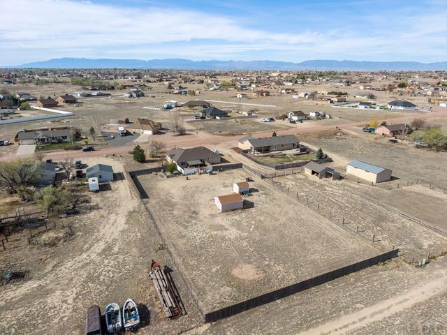 603 E Tanager Dr, Pueblo, CO 81007