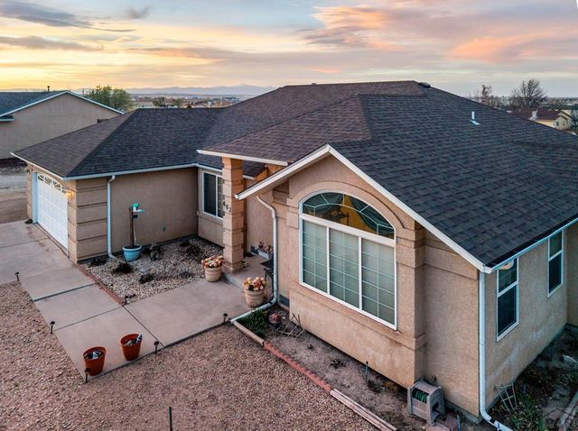 603 E Tanager Dr, Pueblo, CO 81007