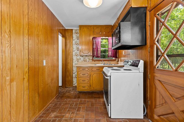 2104 Karnack Highway, Marshall, TX 75670