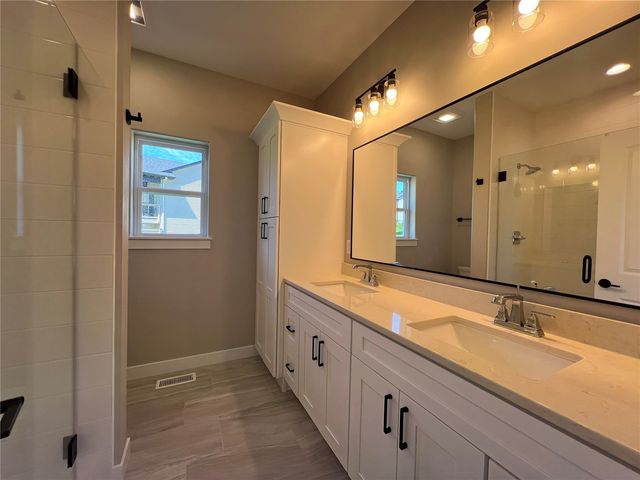1415 Legend Drive, Tiffin, IA 52340