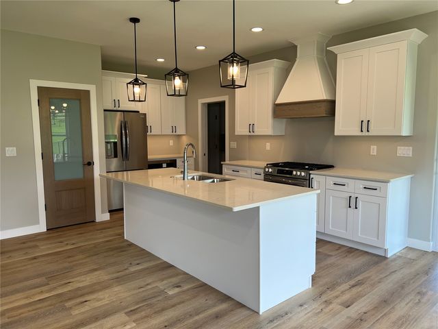 1415 Legend Drive, Tiffin, IA 52340