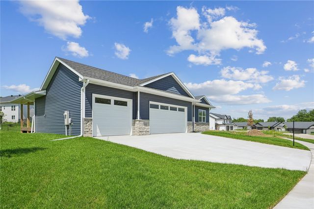 1415 Legend Drive, Tiffin, IA 52340