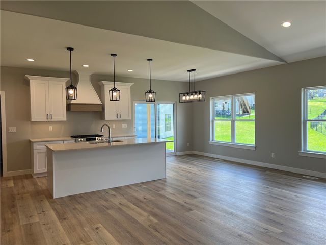 1415 Legend Drive, Tiffin, IA 52340