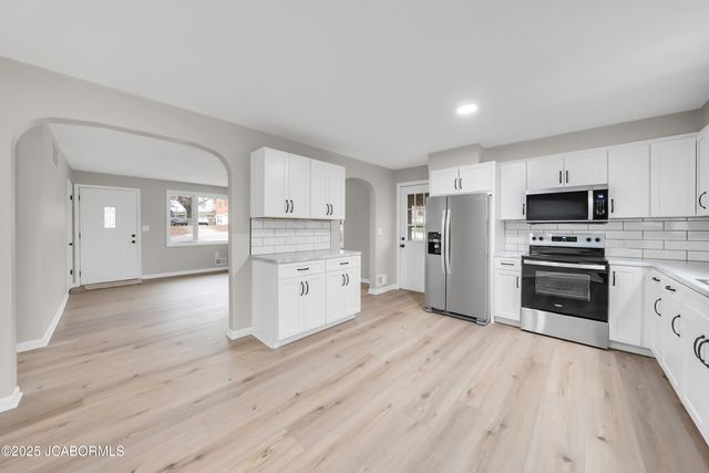 321 ARDEN DRIVE, Jefferson City, MO 65109