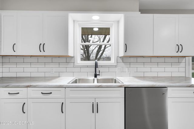 321 ARDEN DRIVE, Jefferson City, MO 65109