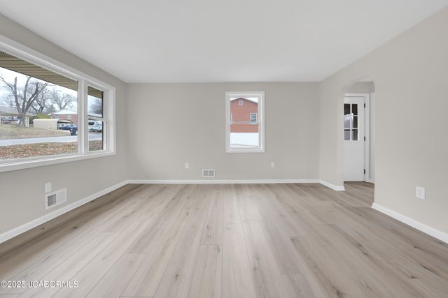 321 ARDEN DRIVE, Jefferson City, MO 65109