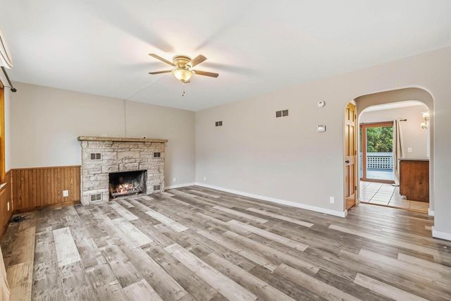 5216 Erling AVENUE, Mc Farland, WI 53558
