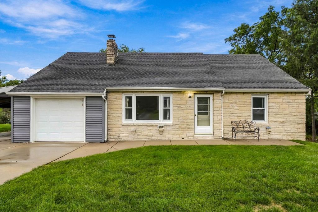 5216 Erling AVENUE, Mc Farland, WI 53558