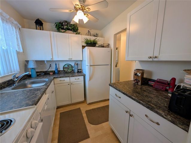 1830 RESTFUL DRIVE M-33, Bradenton, FL 34207