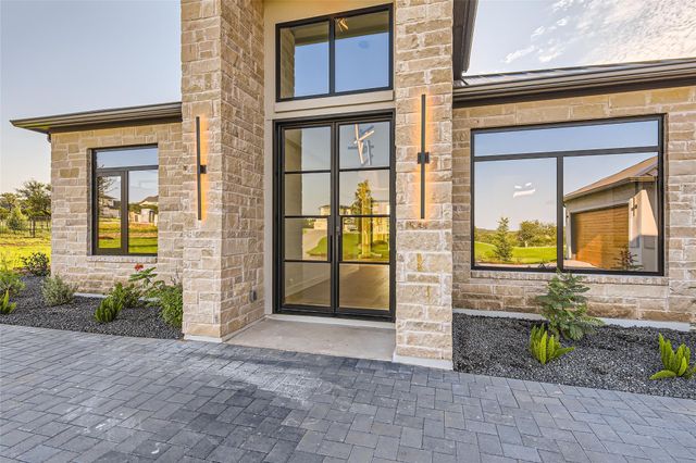 8701 Rollins DR, Austin, TX 78738