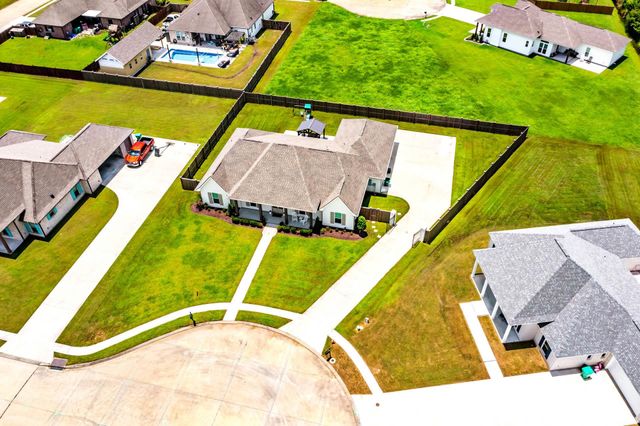 119 Pleasant Ridge Ct, Houma, LA 70364