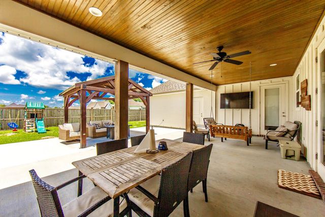 119 Pleasant Ridge Ct, Houma, LA 70364