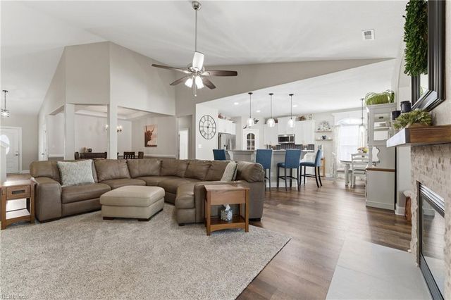 106 Arrow Head LN, Moyock, NC 27958