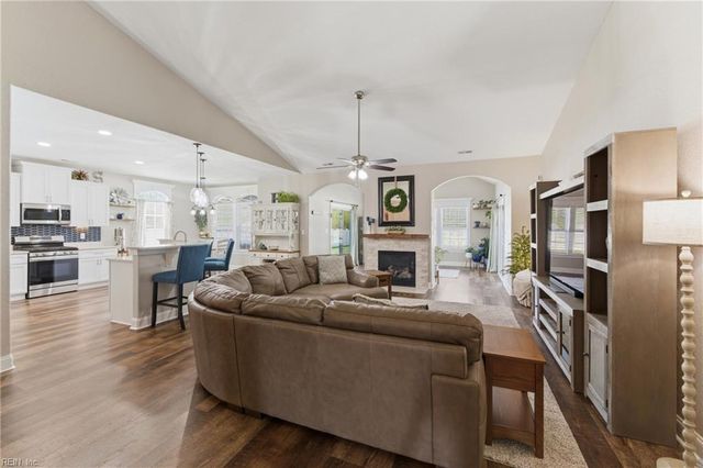 106 Arrow Head LN, Moyock, NC 27958