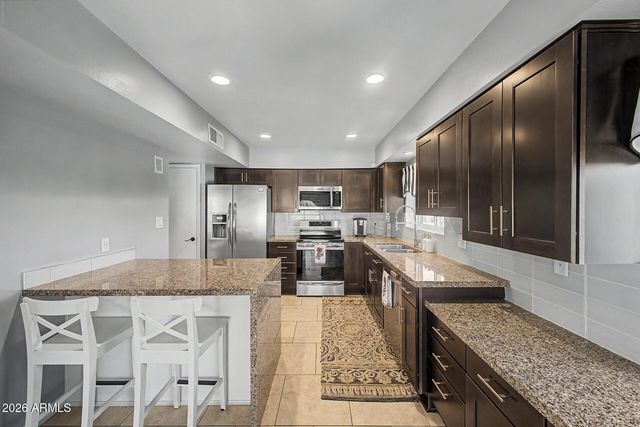7335 N 11TH Street, Phoenix, AZ 85020