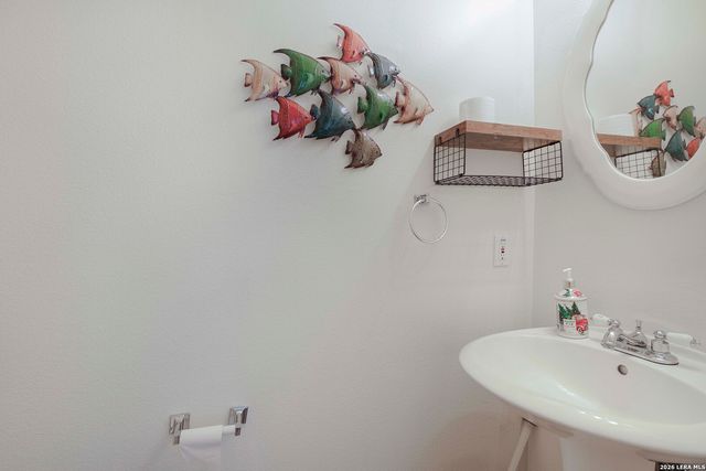 6018 Wood Bayou, San Antonio, TX 78249