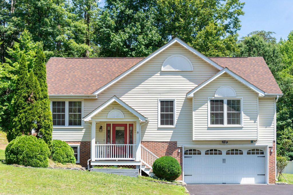 5921 DANIELLE DR, Fredericksburg, VA 22407