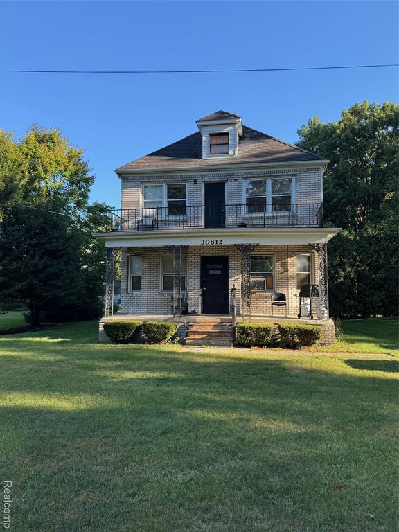 30812 Fink Avenue, Farmington, MI 48336