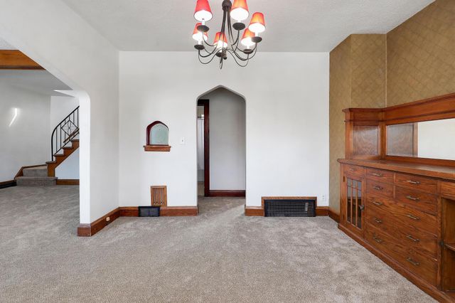 1302 Reaney Avenue, Saint Paul, MN 55106