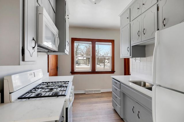 1302 Reaney Avenue, Saint Paul, MN 55106