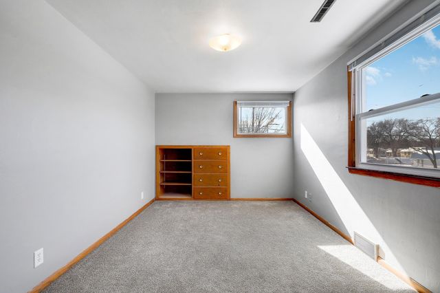 1302 Reaney Avenue, Saint Paul, MN 55106
