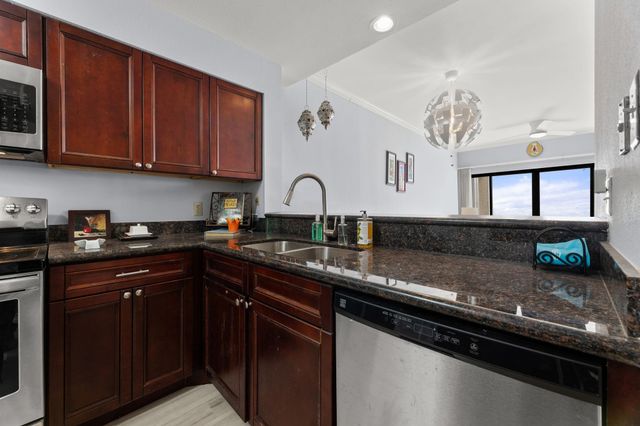 7700 Seawall Boulevard 308, Galveston, TX 77551