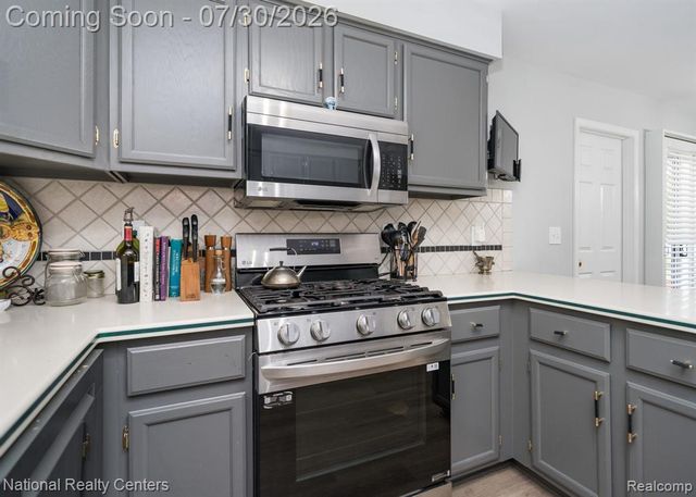 19337 Mandarin Drive, Roseville, MI 48066