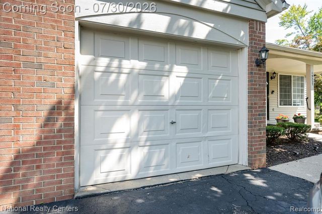 19337 Mandarin Drive, Roseville, MI 48066