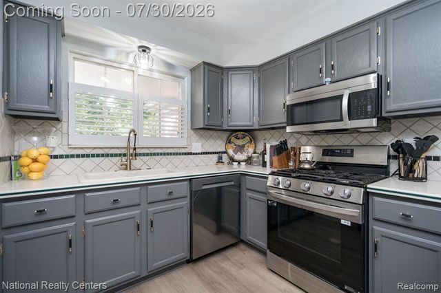19337 Mandarin Drive, Roseville, MI 48066