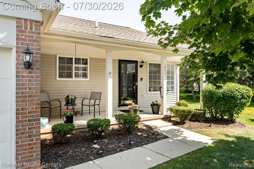 19337 Mandarin Drive, Roseville, MI 48066