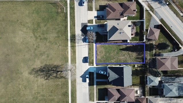 8817 Congress Park Avenue, Brookfield, IL 60513