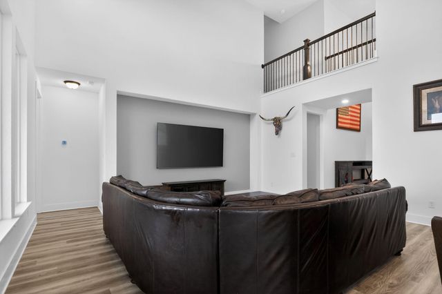 301 McMillian DR, Liberty Hill, TX 78642