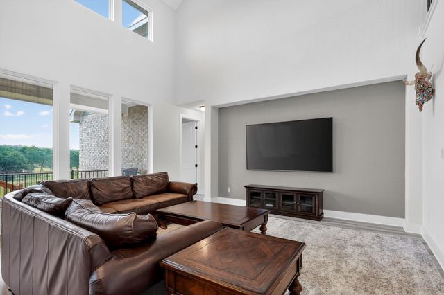 301 McMillian DR, Liberty Hill, TX 78642