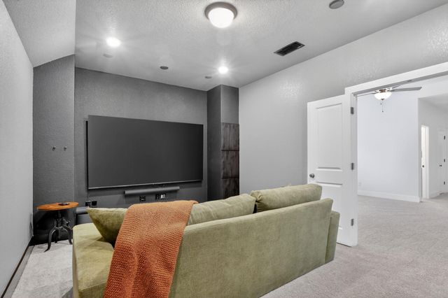 301 McMillian DR, Liberty Hill, TX 78642