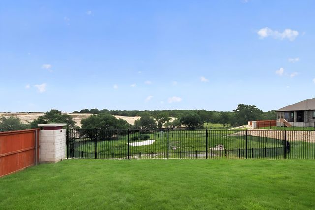 301 McMillian DR, Liberty Hill, TX 78642