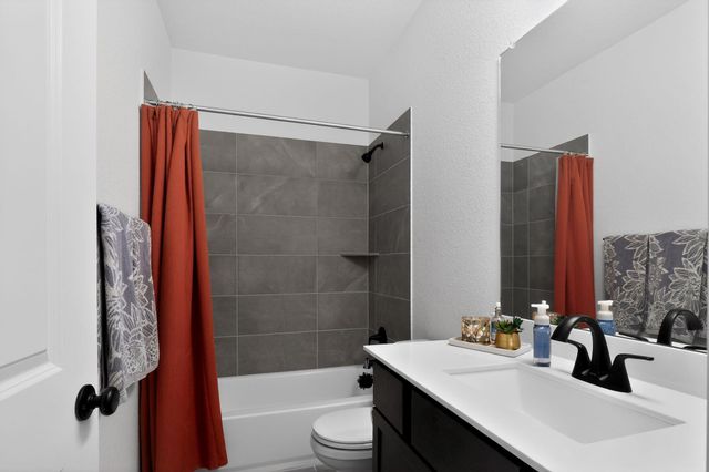 301 McMillian DR, Liberty Hill, TX 78642