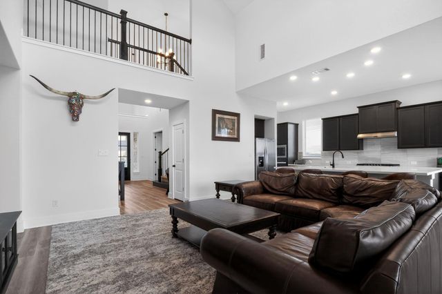 301 McMillian DR, Liberty Hill, TX 78642
