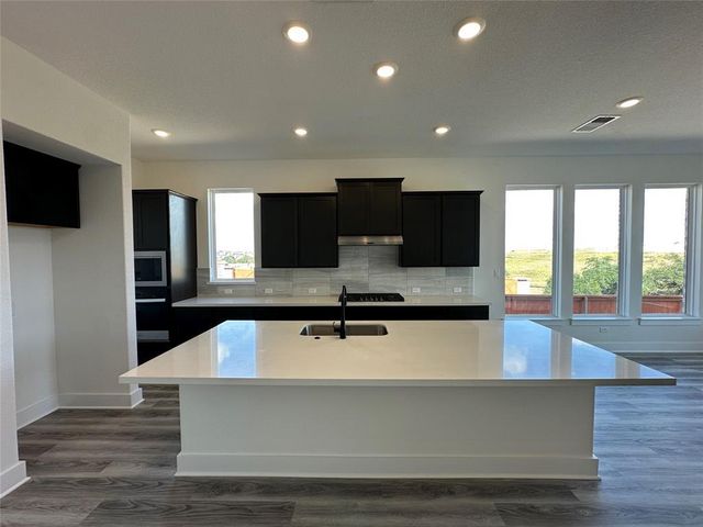 301 McMillian DR, Liberty Hill, TX 78642