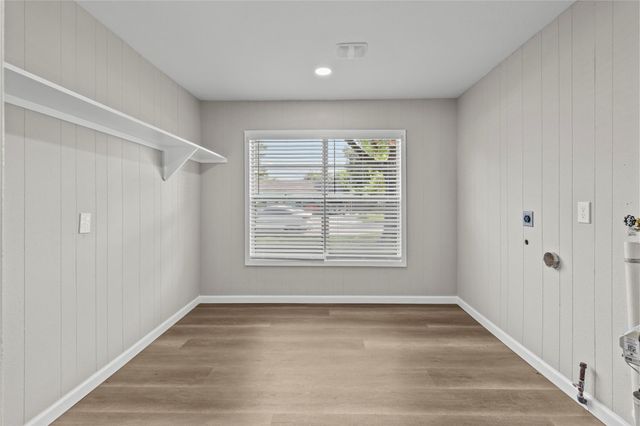 1006 S Shepherd Drive, Baytown, TX 77520